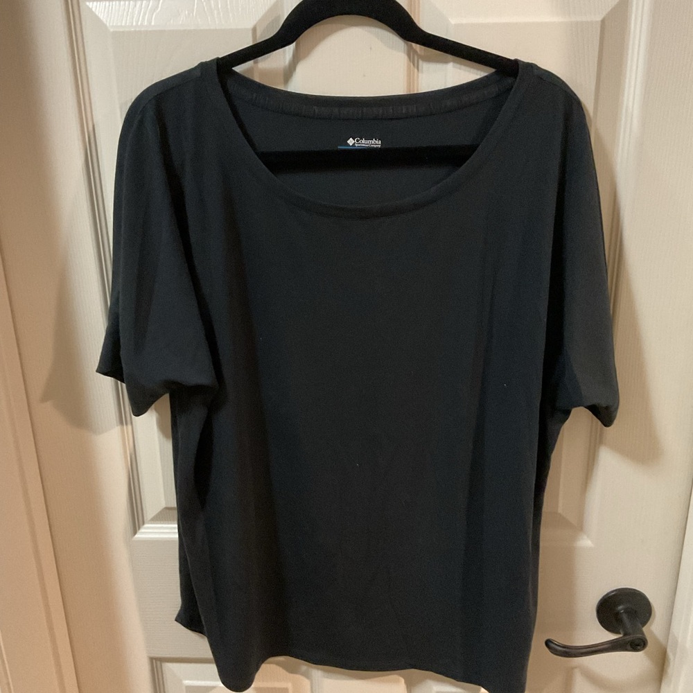 🪼Host Pick🪼 Columbia Sportswear Sleek Black Short Sleeve Top, Size XL